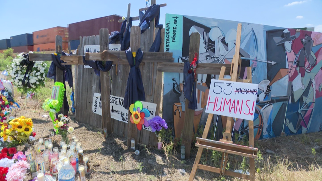 Muralist pays tribute to the 53 deceased migrants in San Antonio, Texas