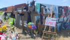 Muralista rinde homenaje a los 53 migrantes fallecidos en San Antonio, Texas