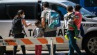 Surge polémica tras prohibir taxis por app en aeropuerto mexicano