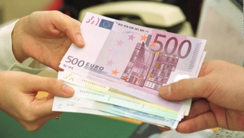 El euro se desploma al mínimo en 20 años