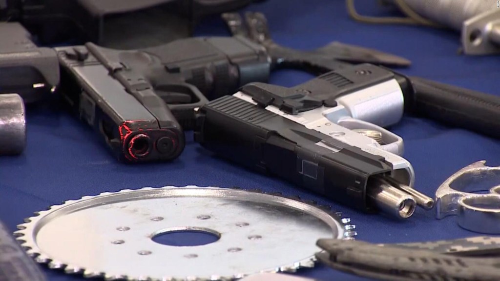 The number of weapons confiscated at US airports rises.