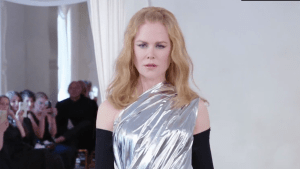 El vestido de Nicole Kidman entre lo más llamativo del desfile de Balenciaga