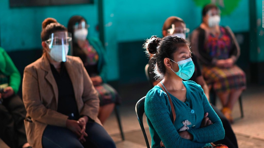 Guatemala reinstaura uso obligatorio de mascarillas a nivel nacional