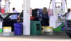 5 cosas: baja el precio de la gasolina en EE.UU.
