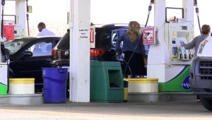 5 cosas: baja el precio de la gasolina en EE.UU.
