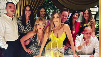 Sofia Vergara celebra sus 50 años con varios pasteles