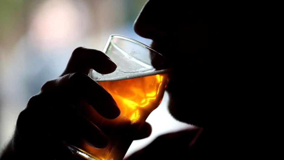 ¿Cuántos litros de alcohol toma el país más borracho de América Latina?