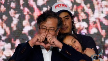 Iván Duque: Petro fue un defensor del modelo de Chávez