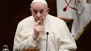 Oppeheimer critica declaraciones del papa Francisco sobre Cuba