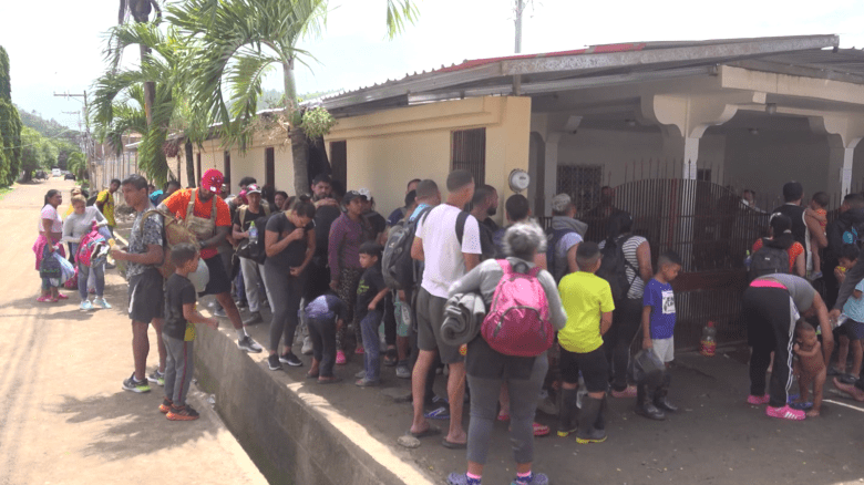 Protestas en contra de cobro de salvoconducto para los migrantes irregulares