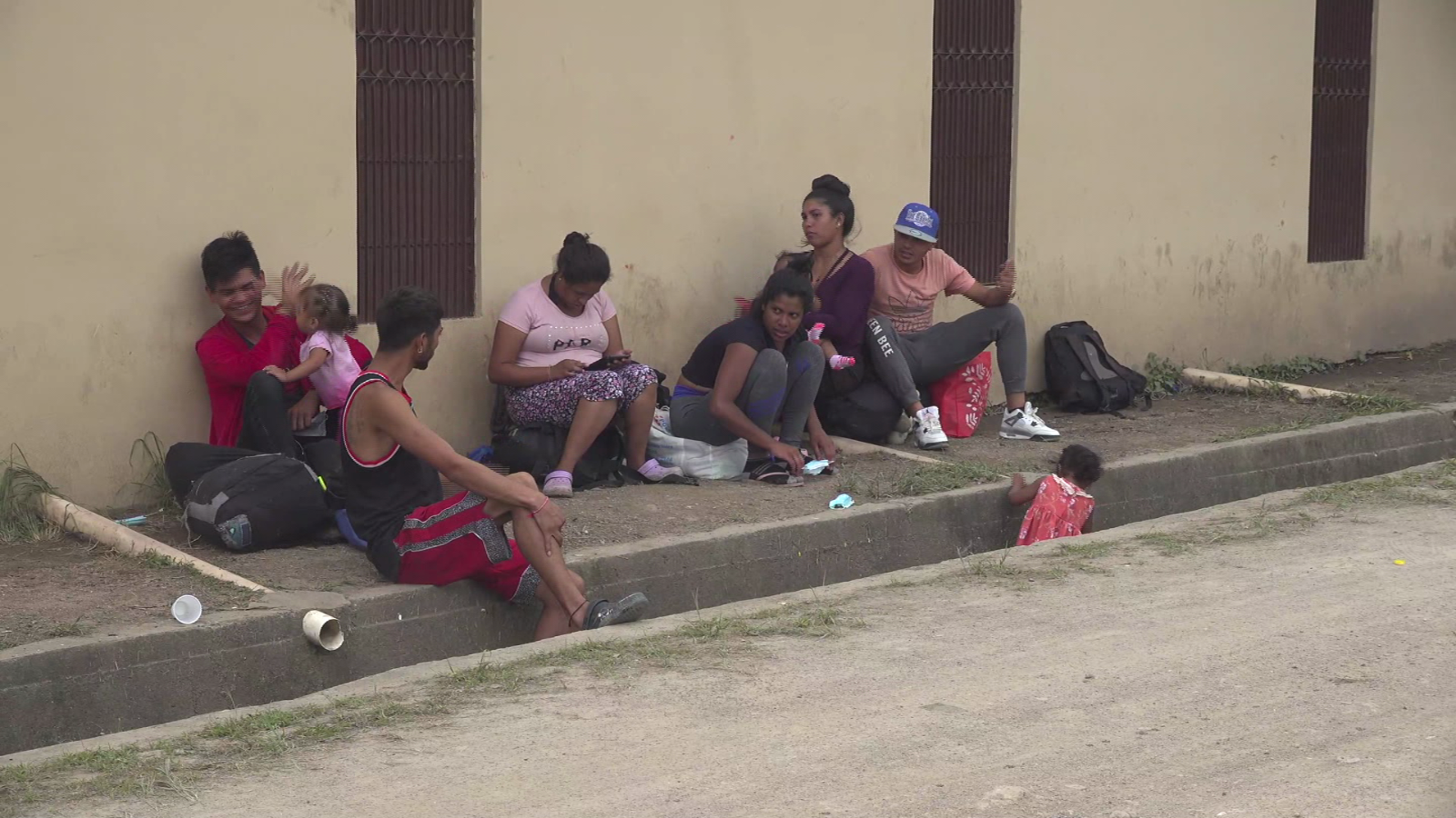 Migrantes en Honduras esperan salvoconducto para continuar su viaje a Estados Unidos |  Video
