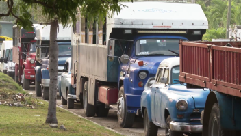 Escasez de diésel genera apagones en Cuba y larga filas de vehículos
