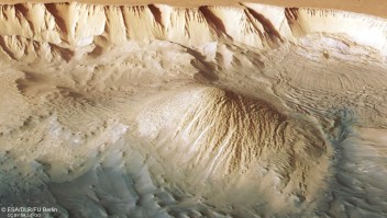 ¿Cómo es el "Gran Cañón" que se formó en Marte?