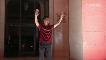 La Roma presenta a Paulo Dybala de forma espectacular
