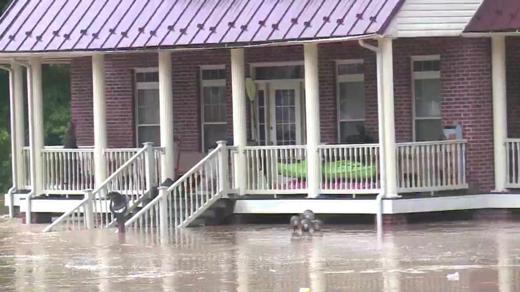 Floods affect thousands of US residents.