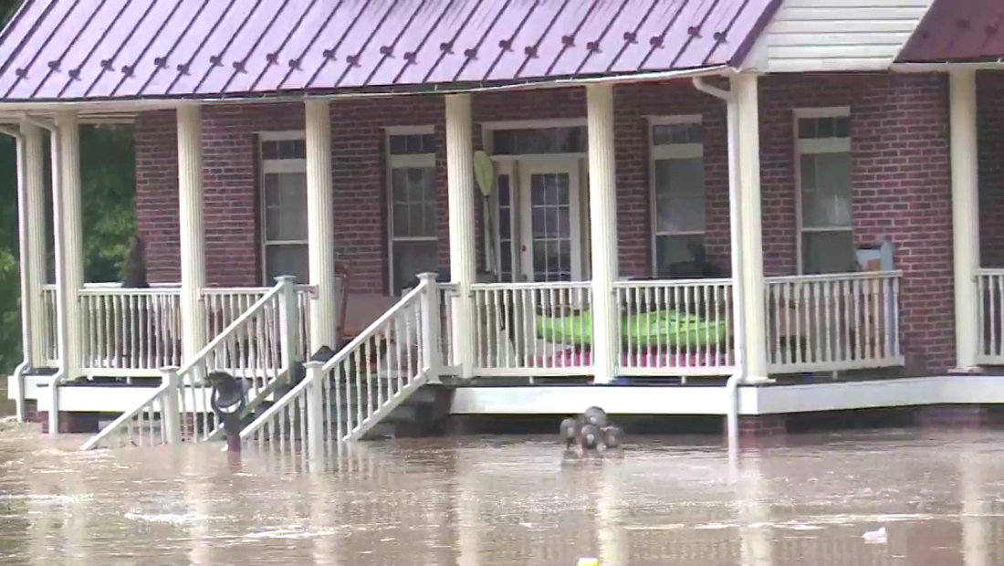 Inundaciones afectan a miles de residentes en EE.UU.