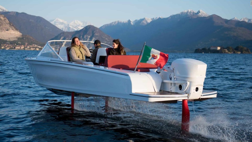Estos peculiares botes intentarán salvar a Venecia
