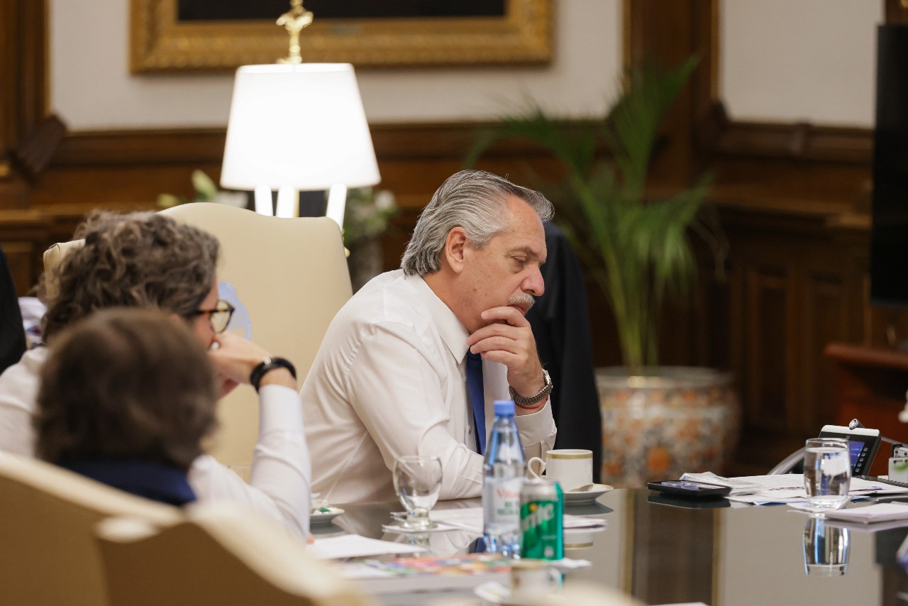 Alberto Fernández durante su charla con Volodymyr Zelensky. (Foto: Presidencia Argentina)