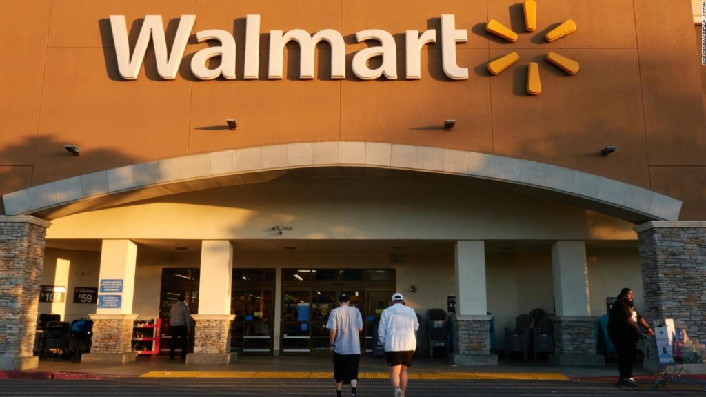 Una señal de que la inflación está disminuyendo: Walmart está recortando los precios de la ropa y otros productos