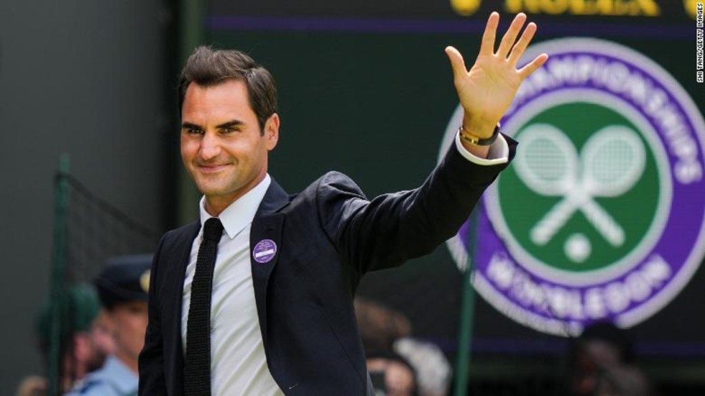 Roger Federer dijo presente en la pista central de Wimbledon, pero de traje y corbata