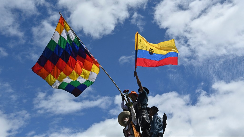     Gobierno ecuatoriano y movimientos indígenas inician diálogo tras huelga