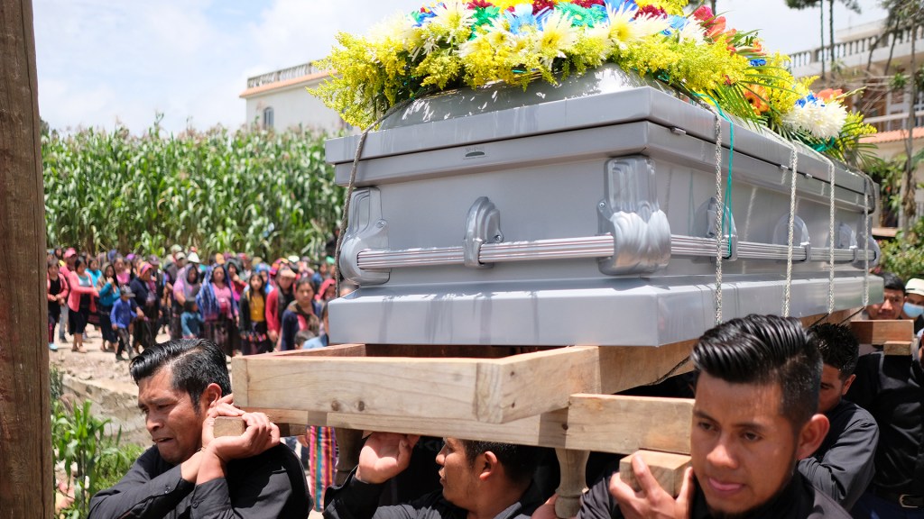 Dan último adiós en Guatemala a joven migrante fallecido