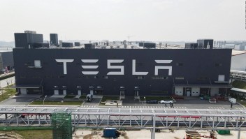 Tesla celebra su auto "un millón" fabricado en China