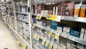 Más productos bajo llave en las farmacias de EE.UU.