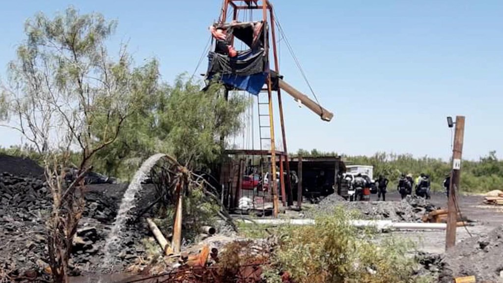 Se intensifican labores de rescate de mineros en México