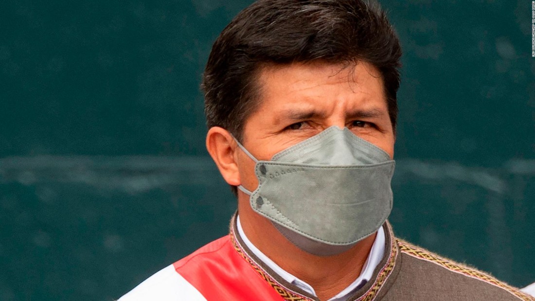 Exfuncionario dice que empresario sobornó al presidente de Perú