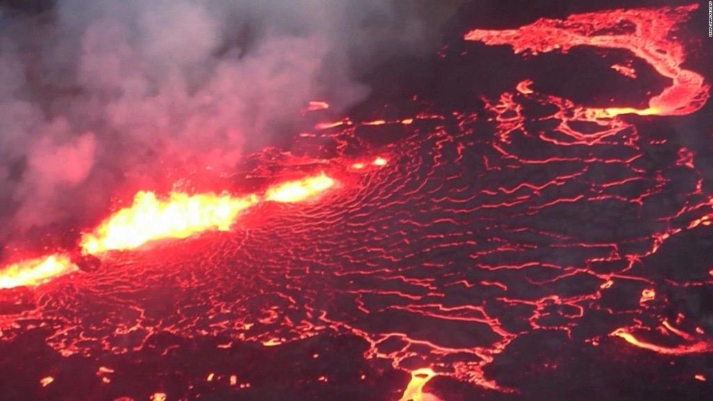Así se puede ver la erupción de un volcán en la isla desde dentro