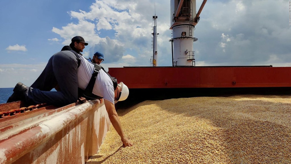Parte el mayor cargamento de grano ucraniano