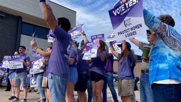 Kansas, a favor de mantener el derecho al aborto