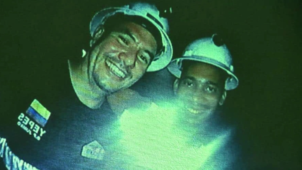 Así intentan rescatar a los mineros atrapados en una mina en República Dominicana