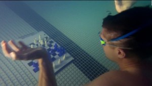 ¿Te atreverías a jugar ajedrez bajo el agua?