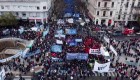 Hugo Yasky criticó al gobierno argentino en medio de las masivas marchas