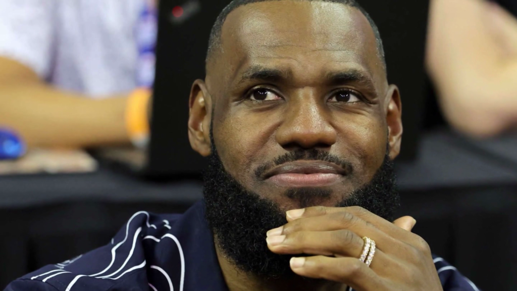 LeBron James signs millionaire extension of his contract