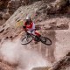 Dos ciclistas logran increíble hazaña al descender de una montaña