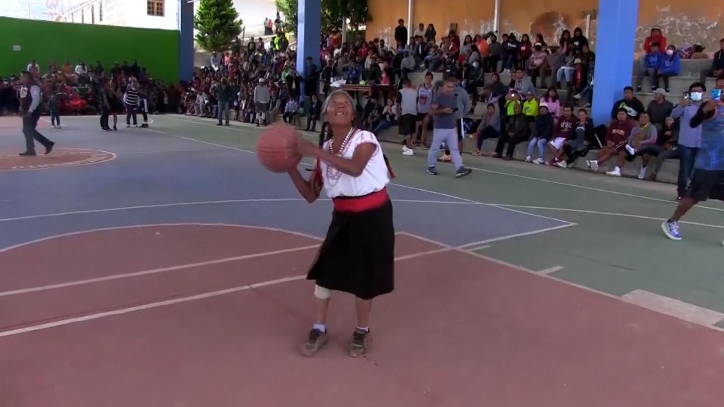 Grandma's Basketball Team Las Artesanas in Oaxacas
