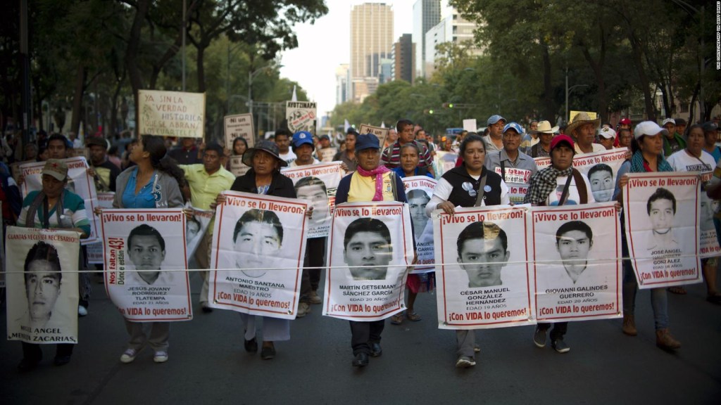 Ayotzinapa: Padres quieren pruebas de muerte de jóvenes