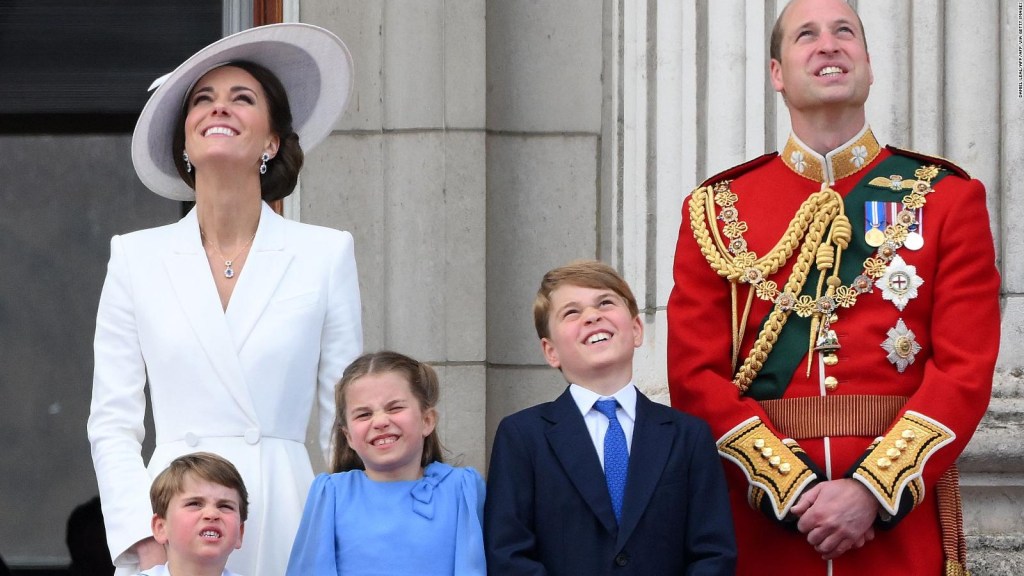 Duke and Duchess of Cambridge will move family during school term