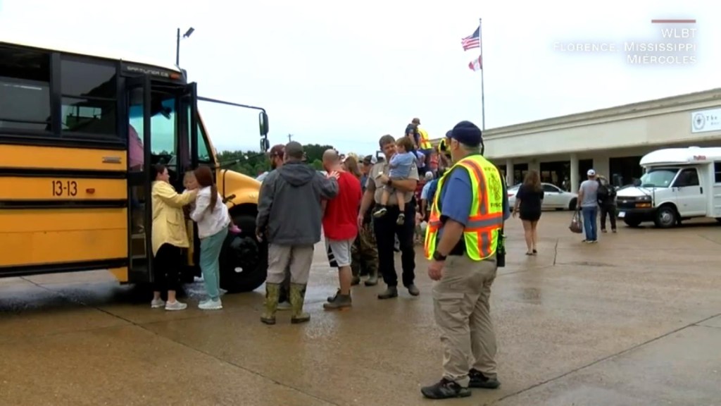 This is how they rescue more than 100 children in floods in Mississippi