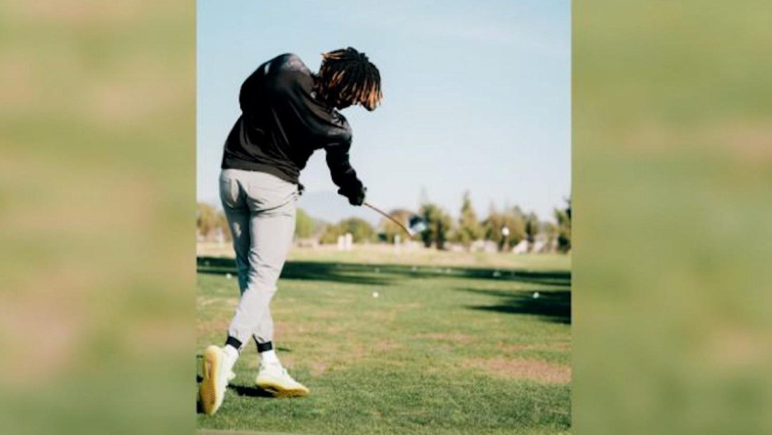 Este es el golfista que se hizo viral en TikTok por peculiar "swing"
