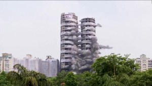 Video: la India derrumba torres por violar leyes de construcción