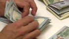 Una mujer devolvió 16 mil dólares que encontró en la calle en Argentina