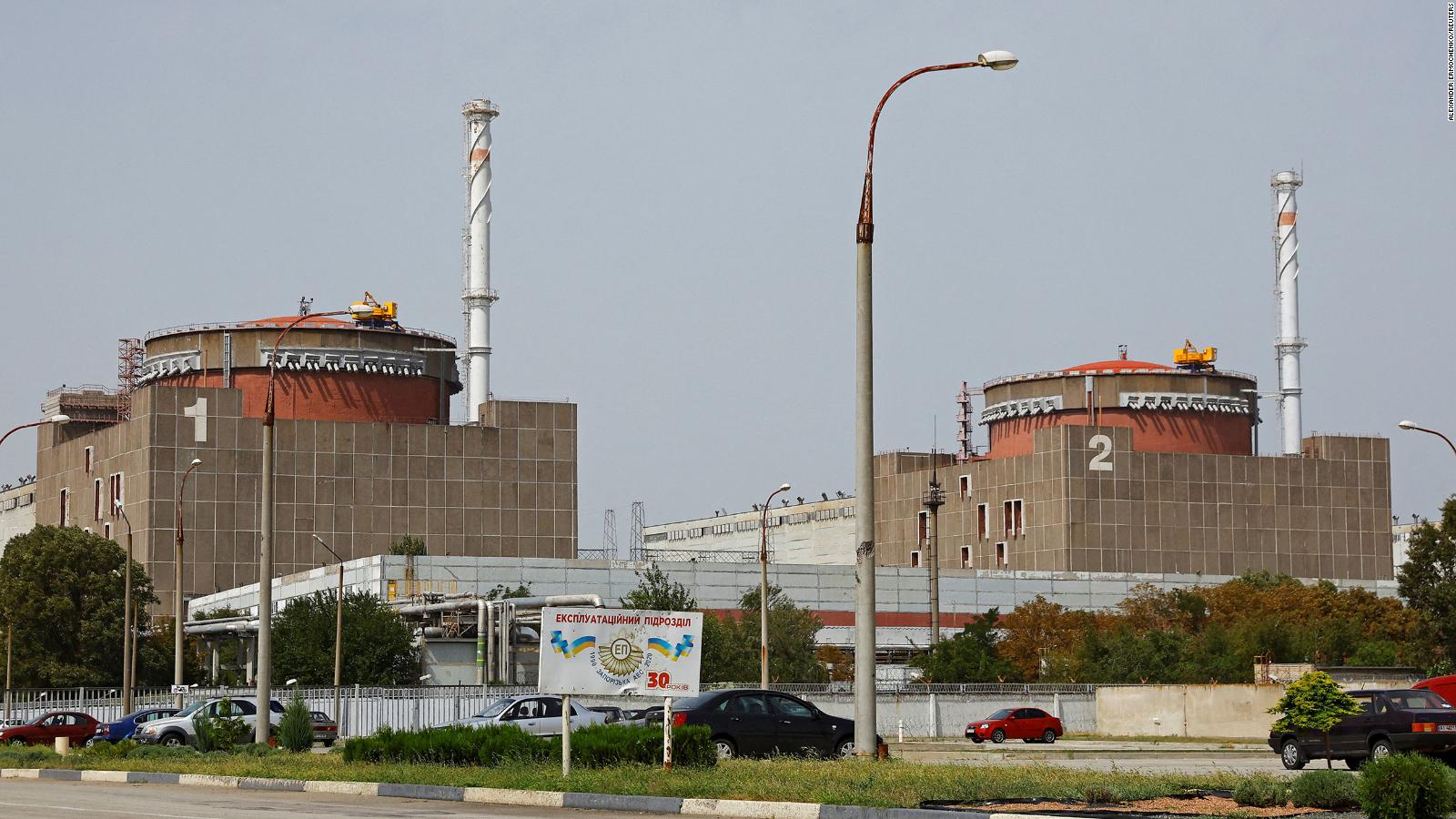 La planta nuclear de Zaporiyia, ocupada por Rusia, se desconecta de la red eléctrica después de incendios en las cercanías