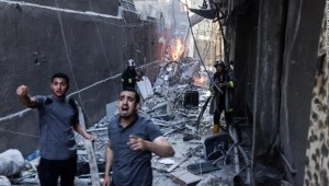 Las consecuencias de un ataque aéreo de Israel en la ciudad de Gaza el viernes.