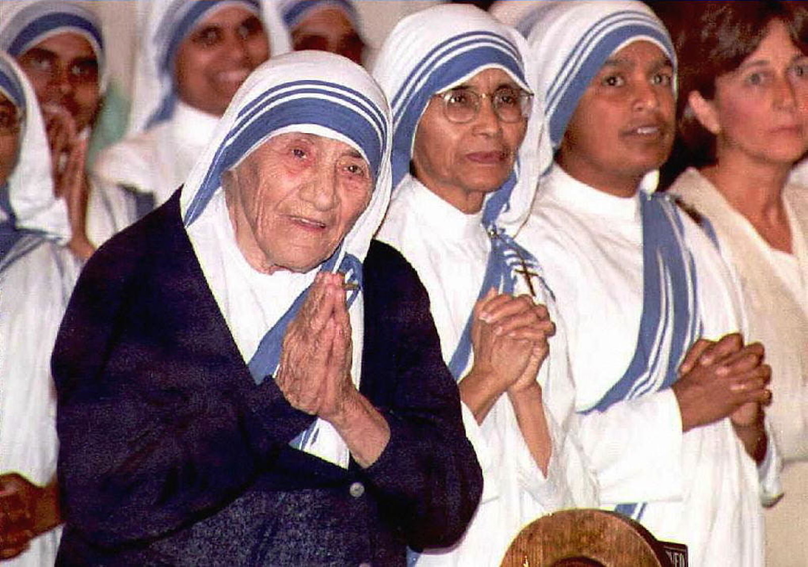 Así fue la vida de la madre Teresa de Calcuta: una santa devota de los  pobres