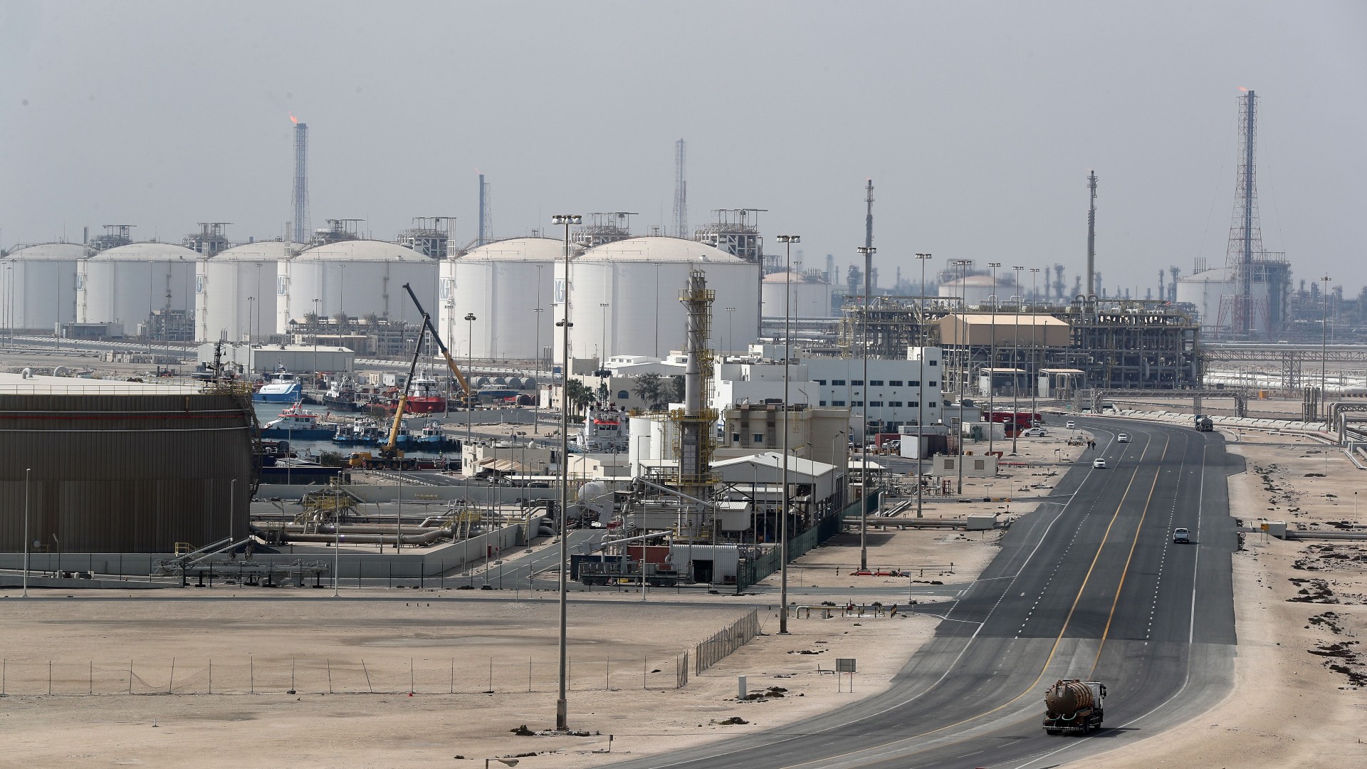 To Which Countries Does Qatar Sell The Most Natural Gas And Oil The   GettyImages 634020486 