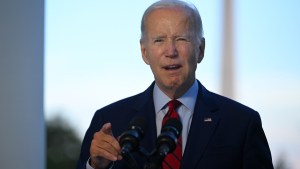 Joe Biden dejó el aislamiento por el covid-19 tras 18 días